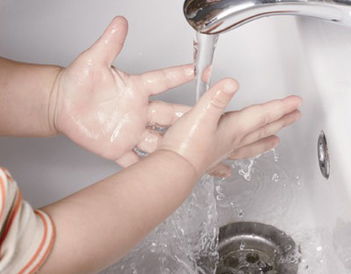 يعلمك الخبراء كيفية غسل يديك بشكل صحيح