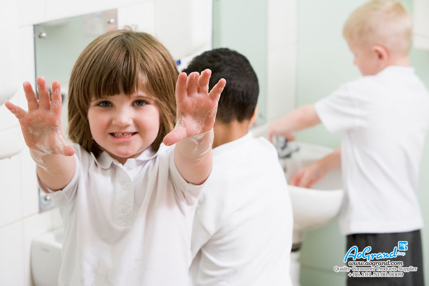 اختر سائل غسيل اليدين المناسب لأطفالك